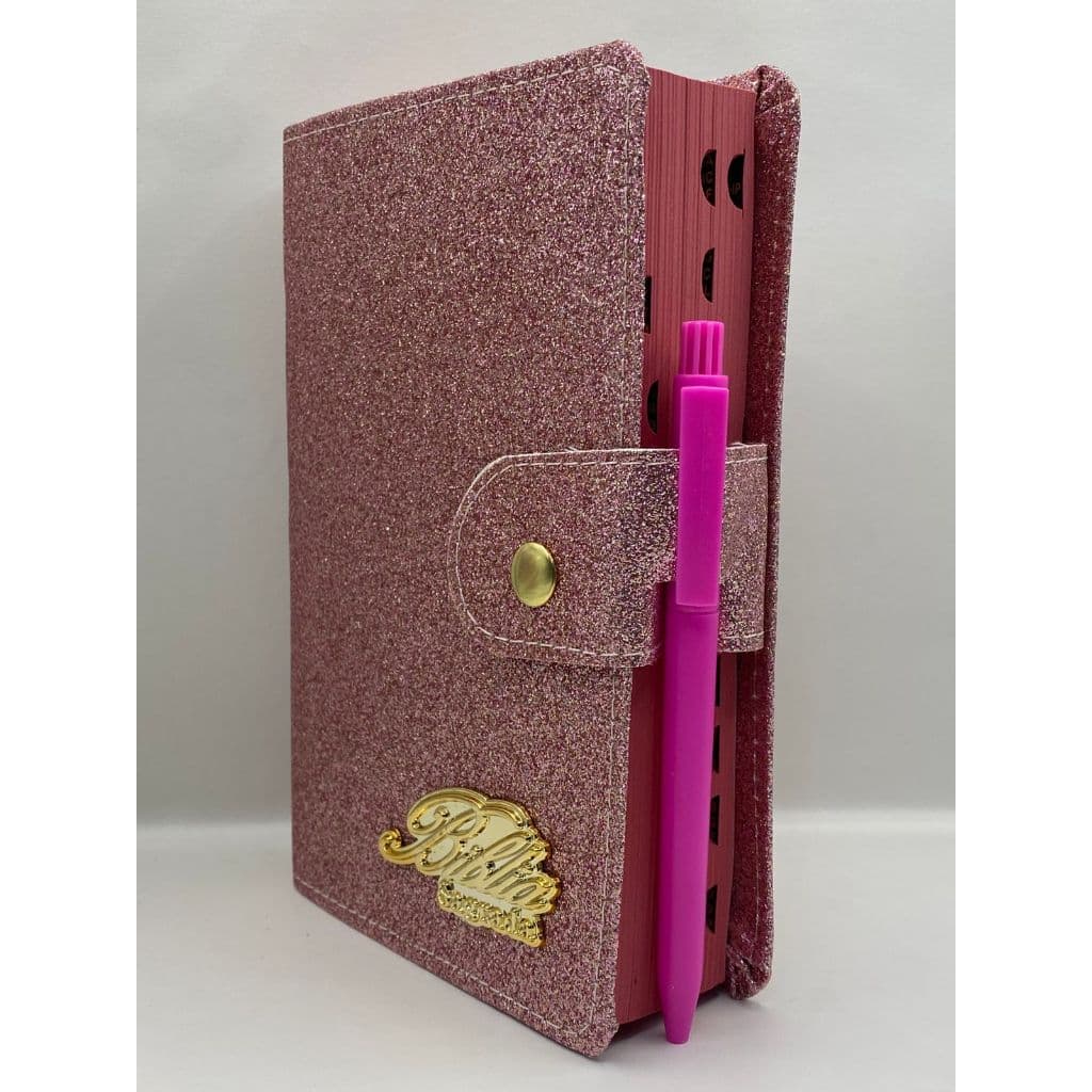 Bíblia Sagrada Tamanho médio 12,5x19 cm Com Harpa palavras de Jesus em vermelho Botão Gliter Rosa